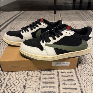 Jordan 1 Retro OG x Travis Scott Low Olive W